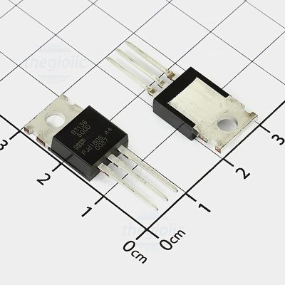 BT136-600D TRIAC SENS GATE 600V 4A TO-220AB