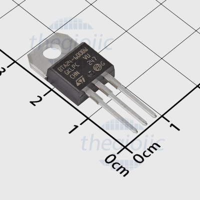 BTA24-600BWRG TRIAC ALTERNISTOR 600V 25A TO-220